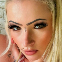 Blondes Gift Nude