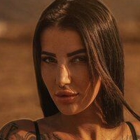 Cholewa Laura Nude