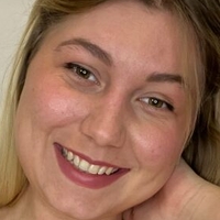 he.leonie Nude