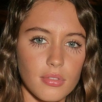 Iris Law Nude