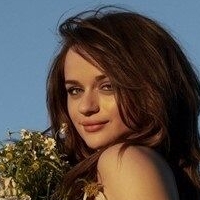 Joey King - Fakes Nude