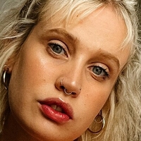 Lizzy Farrall Nude