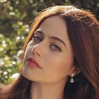 Molly Gordon Nude