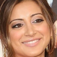 Noureen DeWulf Nude