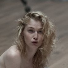 Philippine Urvois Nude