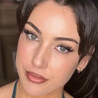 Tatum Plays Nude