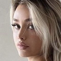 Uresa Zogu Nude